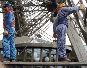 Maniquíes de pintores de la Torre Eiffel