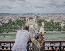 Visitantes en la Torre Eiffel