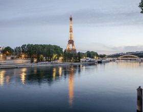 Vista de la Torre Eiffel y el Sena