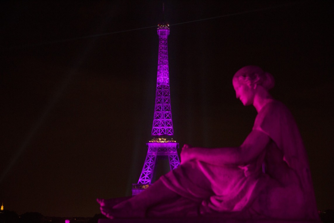 La iluminación rosa por el Octubre rosa