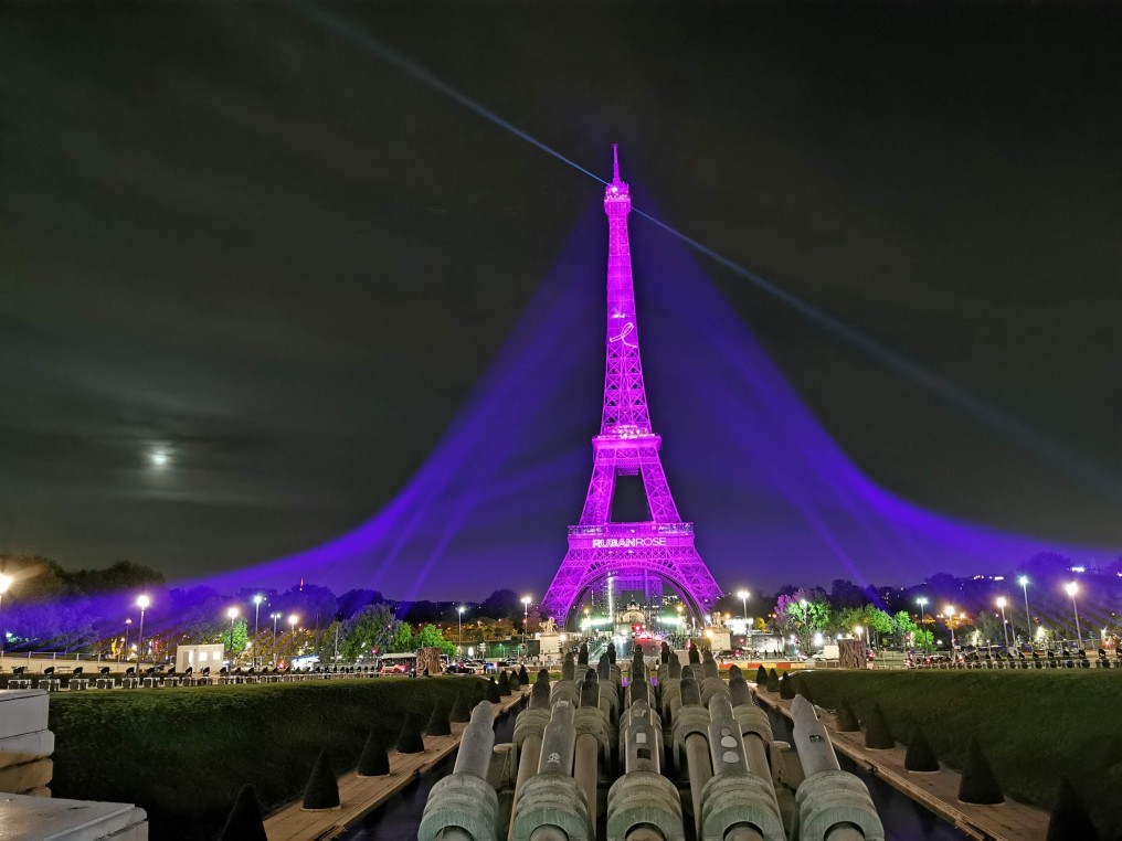 La iluminación rosa por el Octubre rosa