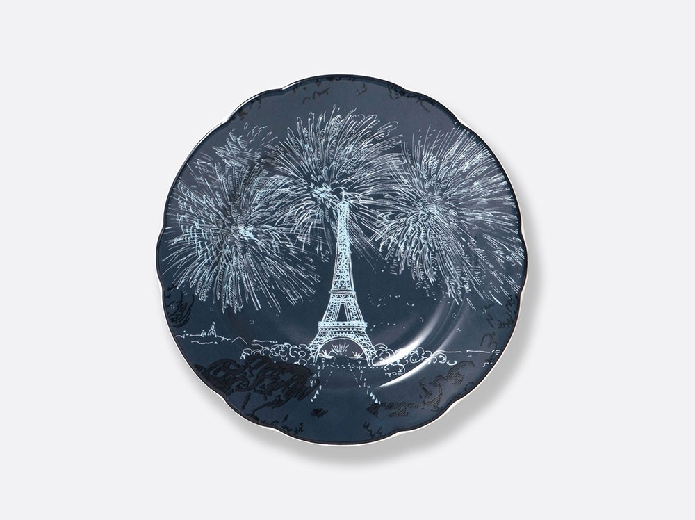 Foto del plato Torre Eiffel x Bernardaud en versión de noche