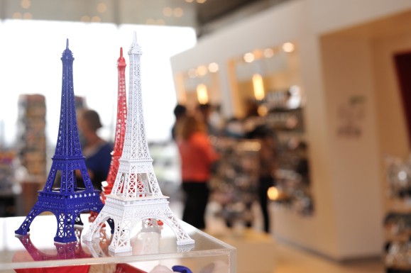 Tienda de miniaturas de la Torre Eiffel